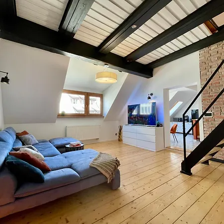 93 M2 Kino Na Dachu Rynek Apartamento *
