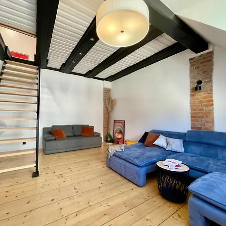 93 M2 Kino Na Dachu Rynek * Вроцлав